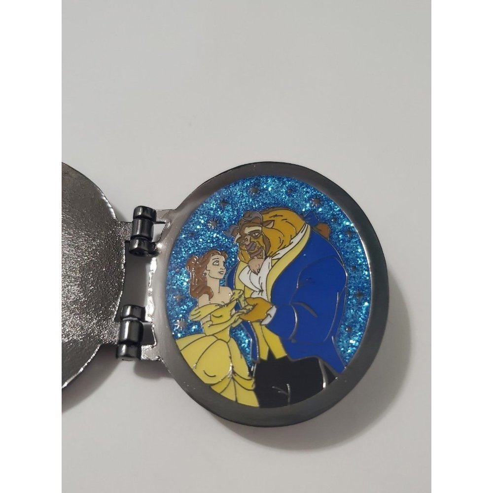 Loungefly - Beauty and the Beast - Princess Couple Portraits Locket Pin - Picture 3 of 4